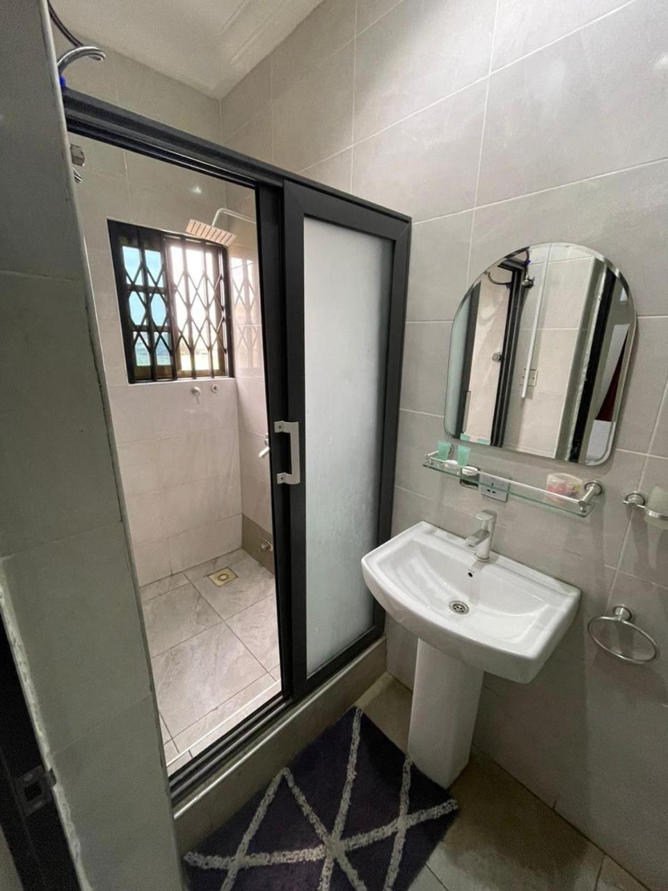 Cloud9 Luxury Apartments Accra Bagian luar foto